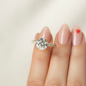 The Sofia Set With A Round Moissanite
