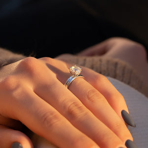 The Kamellie Set With A 2.5 Carat Cushion Lab Diamond