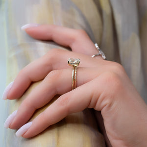 The Kamellie Set With A Elongated Cushion Moissanite