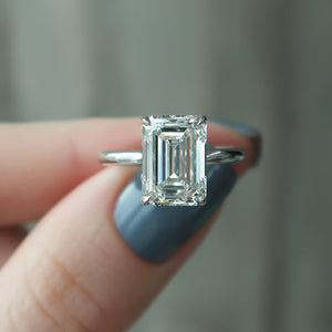 The Kamellie Set With A 2 Carat Emerald Lab Diamond