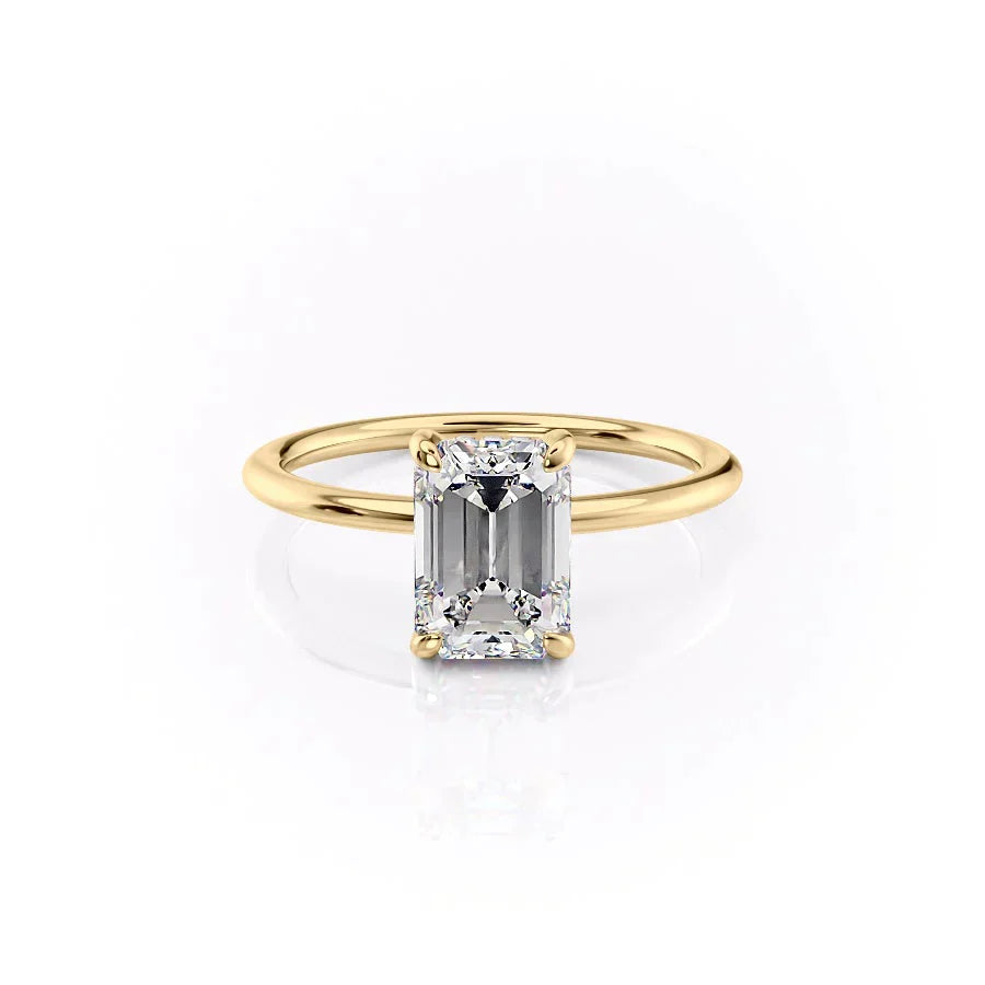 The Kamellie Set With A 4.5 Carat Emerald Moissanite