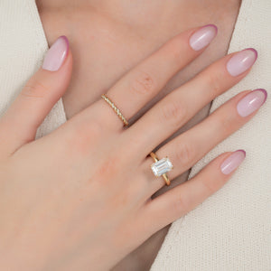 The Kamellie Set With A Emerald Moissanite