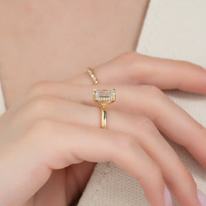 The Kamellie Set With A 1.5 Carat Emerald Lab Diamond