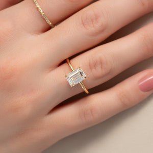 The Kamellie Set With A 1.5 Carat Emerald Lab Diamond