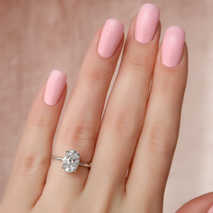 The Kamellie Set With A 1 Carat Oval Moissanite