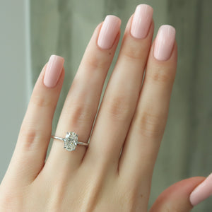 The Kamellie Set With A 1 Carat Oval Moissanite