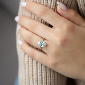The Kamellie Set With A 1 Carat Oval Lab Diamond