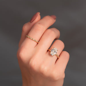 The Kamellie Set With A 1 Carat Oval Lab Diamond