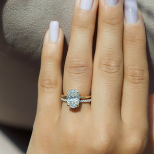 The Kamellie Set With A 1 Carat Oval Lab Diamond