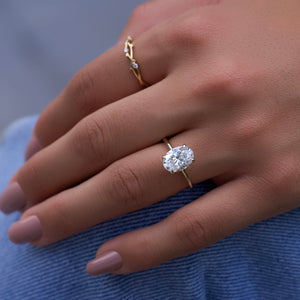 The Kamellie Set With A 1 Carat Oval Lab Diamond