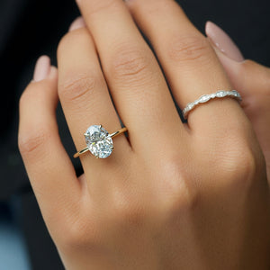 The Kamellie Set With A 1 Carat Oval Lab Diamond