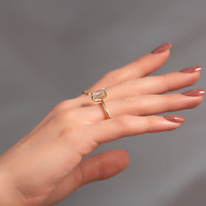 The Kamellie Set With A 1 Carat Oval Lab Diamond