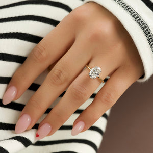 The Kamellie Set With A 1 Carat Oval Lab Diamond
