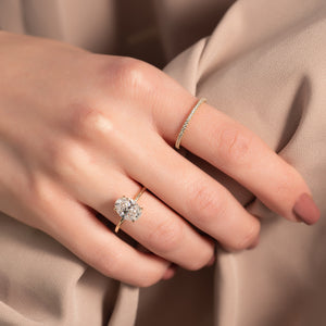 The Kamellie Set With A 1 Carat Oval Lab Diamond