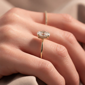 The Kamellie Set With A 1 Carat Oval Lab Diamond