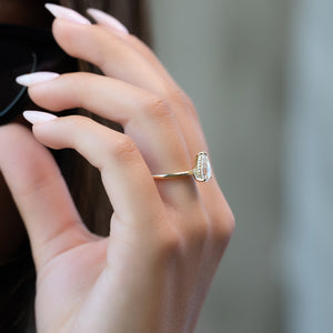 The Kamellie Set With A 1 Carat Pear Lab Diamond