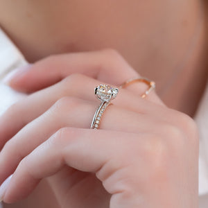 The Kamellie Set With A 2 Carat Round Lab Diamond