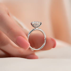 The Kamellie Set With A 2 Carat Round Lab Diamond