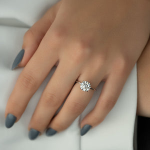 The Kamellie Set With A Round Moissanite