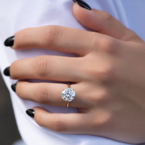 The Kamellie Set With A 2.5 Carat Round Lab Diamond