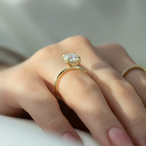 The Kamellie Set With A 2.5 Carat Round Lab Diamond