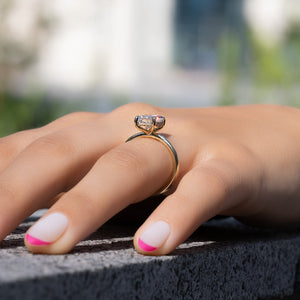 The Kamellie Set With A Radiant Moissanite