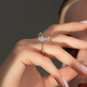 The Kamellie Set With A Radiant Moissanite