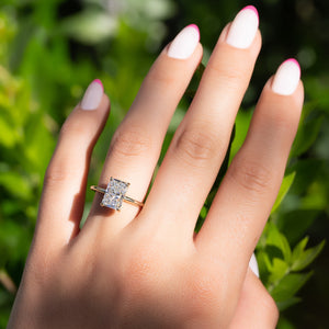 The Kamellie Set With A Radiant Moissanite