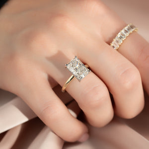The Kamellie Set With A Radiant Moissanite