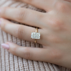 The Kamellie Set With A Radiant Moissanite
