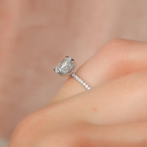 The Kamellie Set With A 4.5 Carat Elongated Cushion Moissanite
