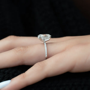 The Pave Kamellie Set With A Oval Moissanite