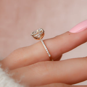The Pave Kamellie Set With A 1 Carat Round Lab Diamond