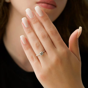 The Alice Set With A 2.5 Carat Cushion Lab Diamond