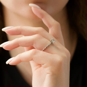 The Alice Set With A 2.5 Carat Cushion Lab Diamond