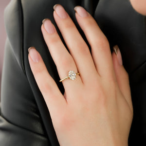 The Alice Set With A 2 Carat Oval Lab Diamond