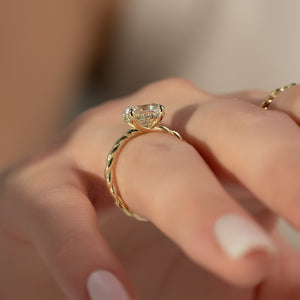 The Alice Set With A 2 Carat Oval Lab Diamond