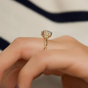 The Alice Set With A Round Moissanite