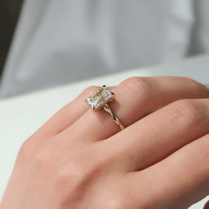 The Alice Set With A 3 Carat Radiant Lab Diamond