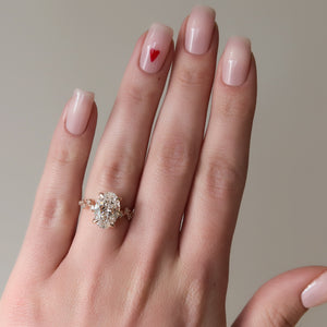 The Mia Set With A Oval Moissanite