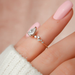 The Mia Set With A Pear Moissanite