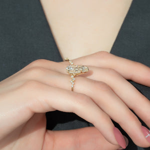The Mia Set With A Pear Moissanite