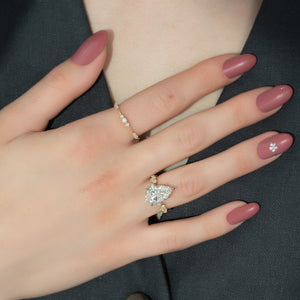 The Mia Set With A Pear Moissanite