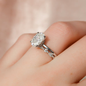 The Nelly Set With A 1 Carat Oval Lab Diamond
