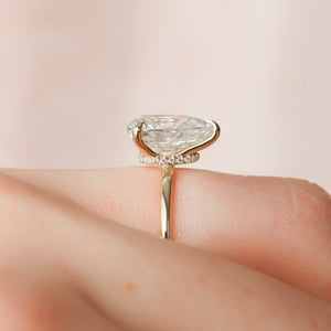 The Nelly Set With A Pear Moissanite