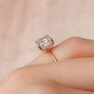 The Crown Kamellie Set With A 1 Carat Cushion Lab Diamond