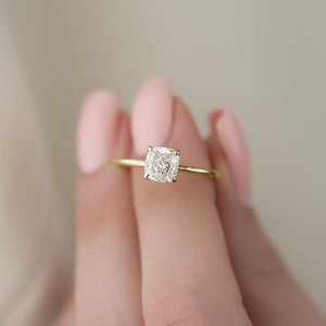 The Crown Kamellie Set With A 2 Carat Cushion Lab Diamond