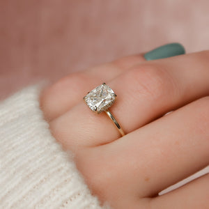 The Crown Kamellie Set With A 3 Carat Elongated Cushion Lab Diamond