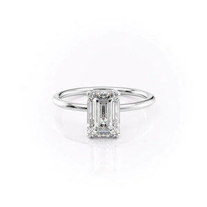 The Crown Kamellie Set With A 3.5 Carat Emerald Moissanite