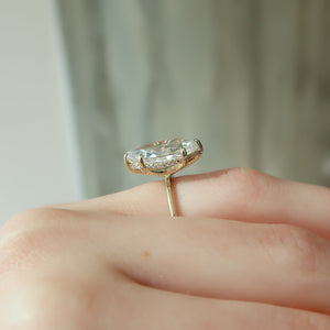 The Crown Kamellie Set With A Marquise Moissanite